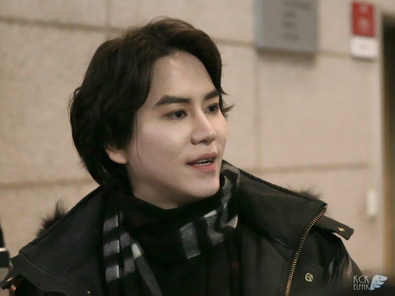 200218 Kyuhyun after Musical (The Man Who Laughs) documents 4