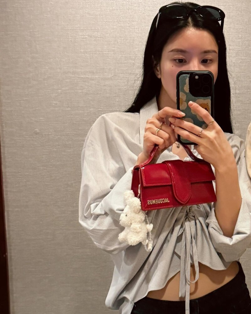 240207 Kwon Eunbi - Instagram Update with Kim Minju documents 4