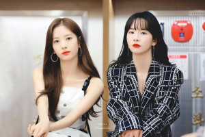 190403 WJSN's Bona & Seola at Kwak Hyun Joo 2019 F/W Collection Fashion Show 