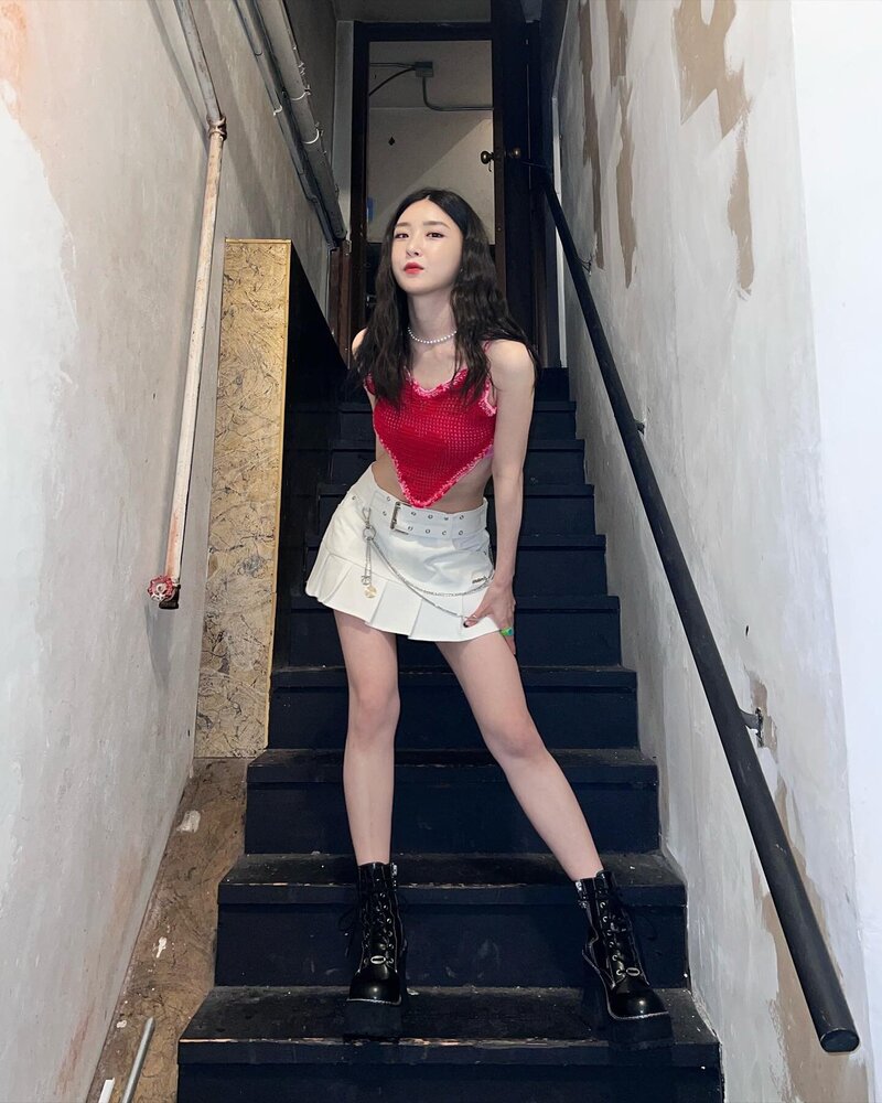 220717 Brave Girls Yuna Instagram Update documents 2