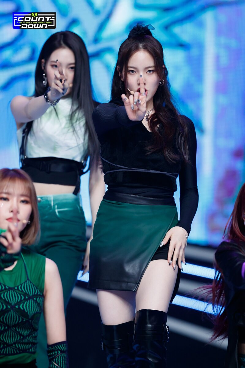 220324 Weeekly - 'Ven para' at M Countdown documents 10