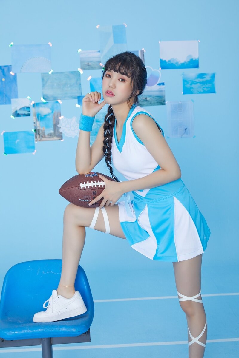 OH MY GIRL - Cute Concept 'Blizzard Blue' - Photoshoot by Universe documents 9