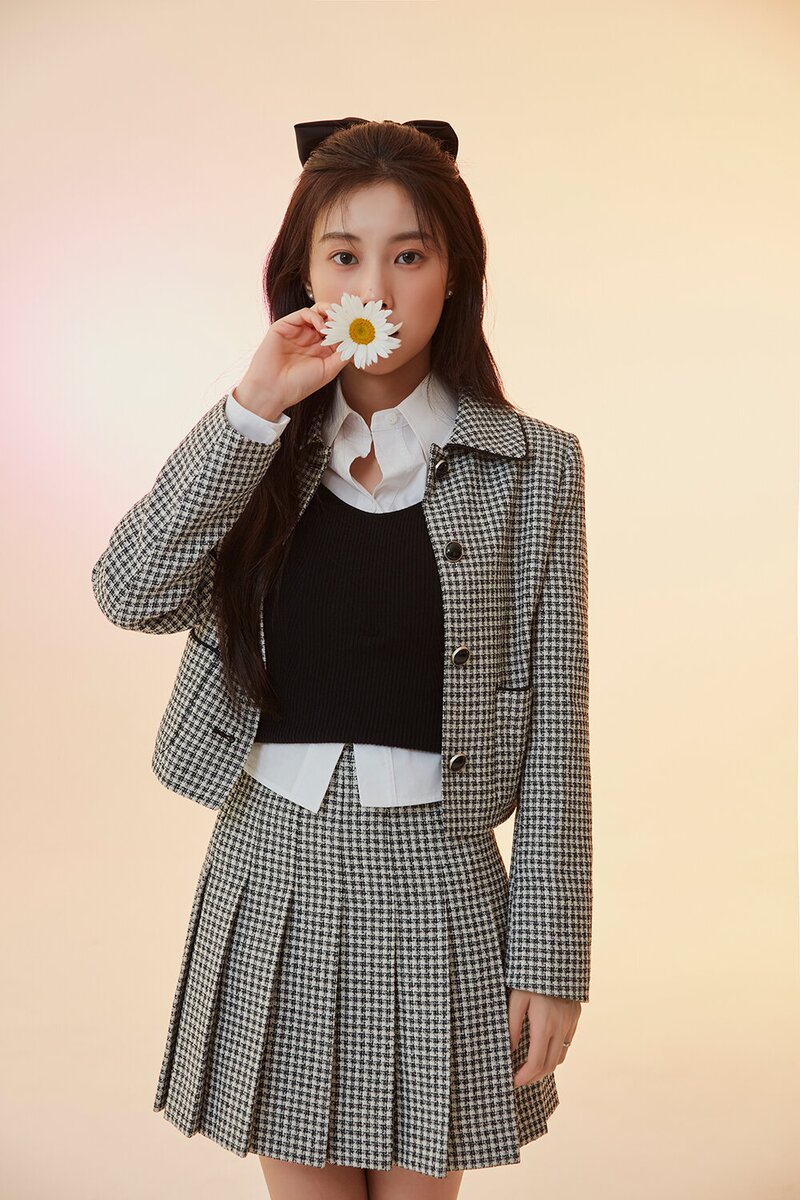 Kang Hyewon for Roem 2023 Fall Collection 'Fill Your Romance' documents 14