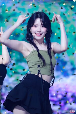230614 fromis_9 Jiheon - '#menow' at Show Champion