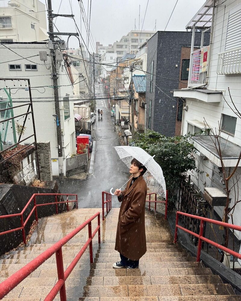 240206 ATEEZ Instagram Update - Yunho documents 4