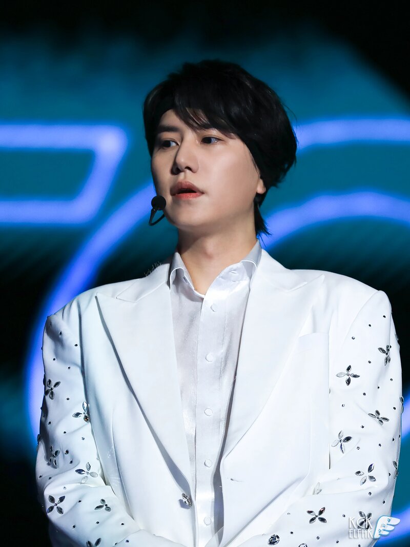 200118 Super Junior Kyuhyun at SS8 in Macau (Day 1) documents 2