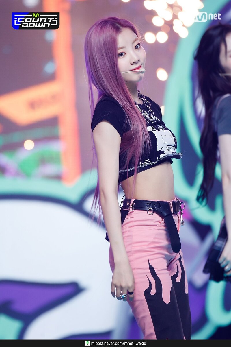 210909 PURPLE KISS - "Zombie" at MCOUNTDOWN documents 15