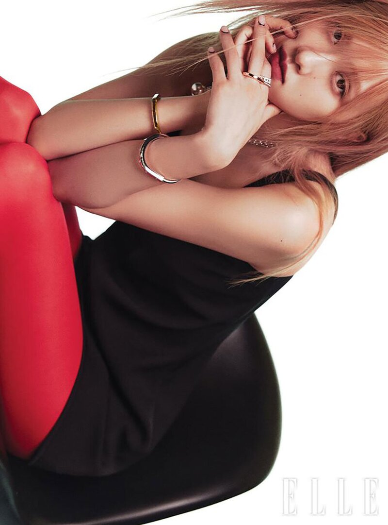 BLACKPINK Rosé for Elle Korea June 2023 documents 4