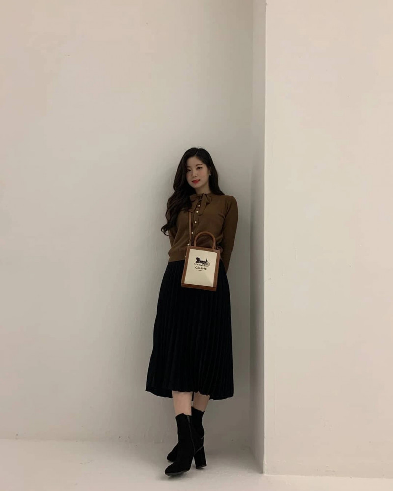 210316 TWICE Instagram Update - Dahyun documents 5