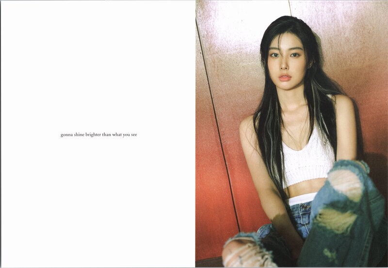 Kang Hyewon - 'Like a Diamond' Artbook Scans documents 8