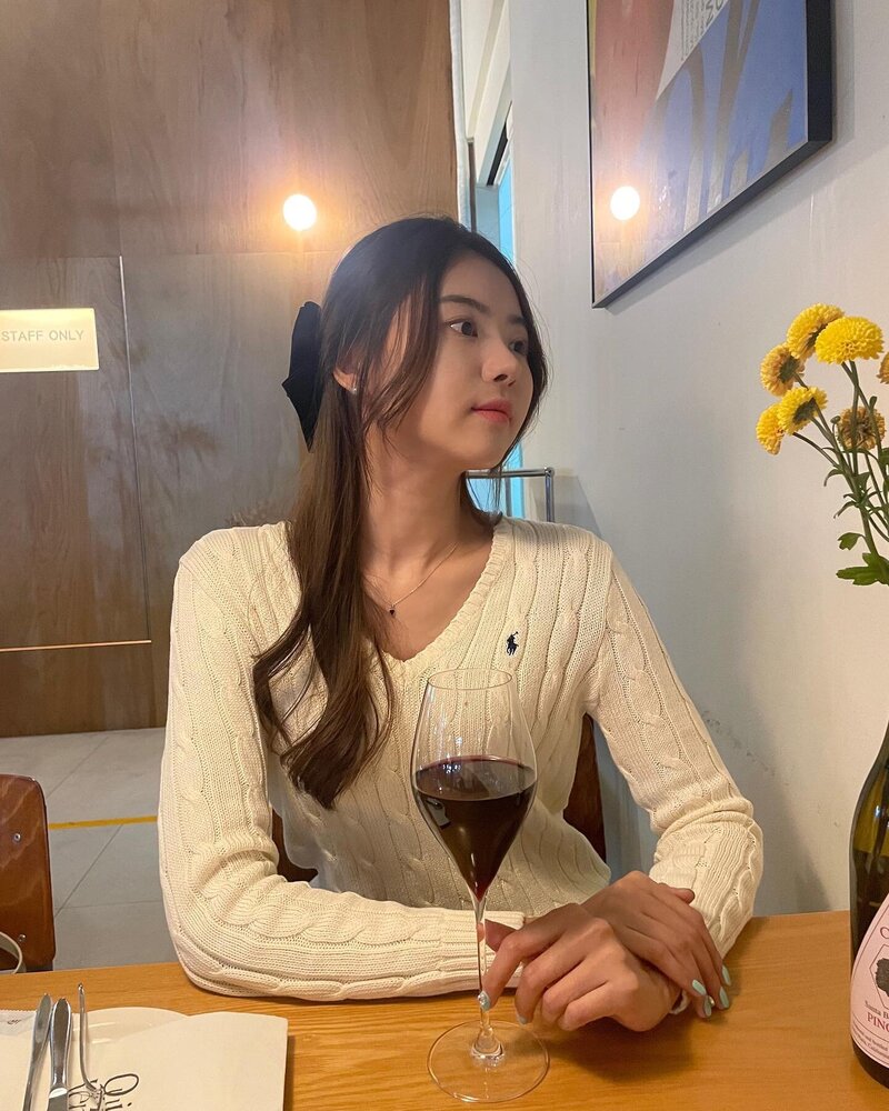 230331 Nayoung Instagram Update documents 2