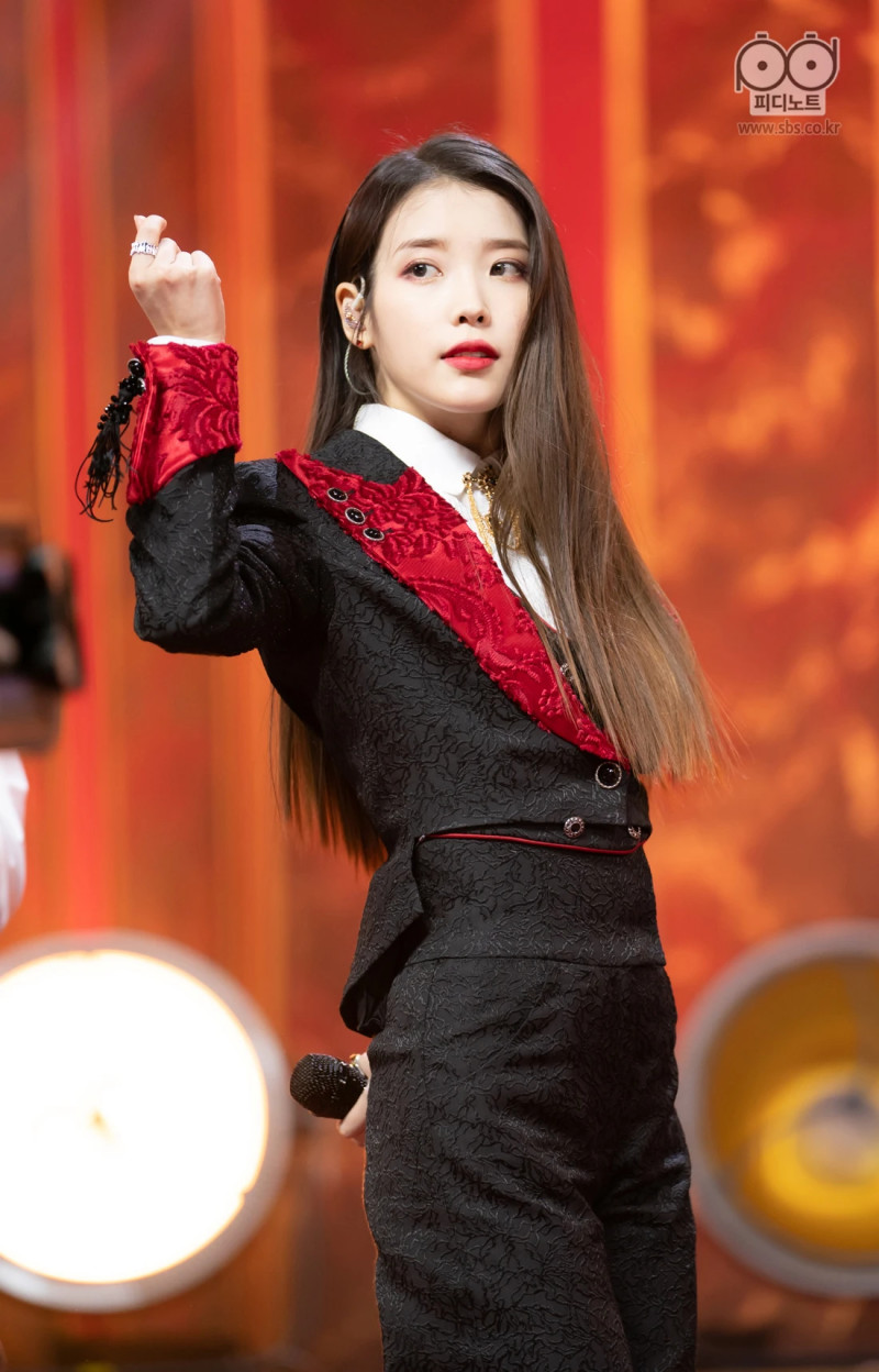 210328 IU - 'Coin' + 'LILAC' at Inkigayo documents 15