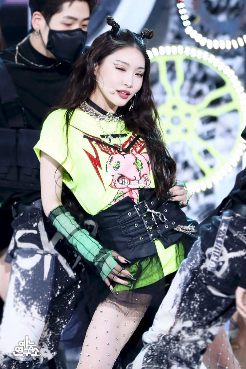 210220 Chungha - 'Bicycle' at Music Core (MBC Naver Post) documents 8