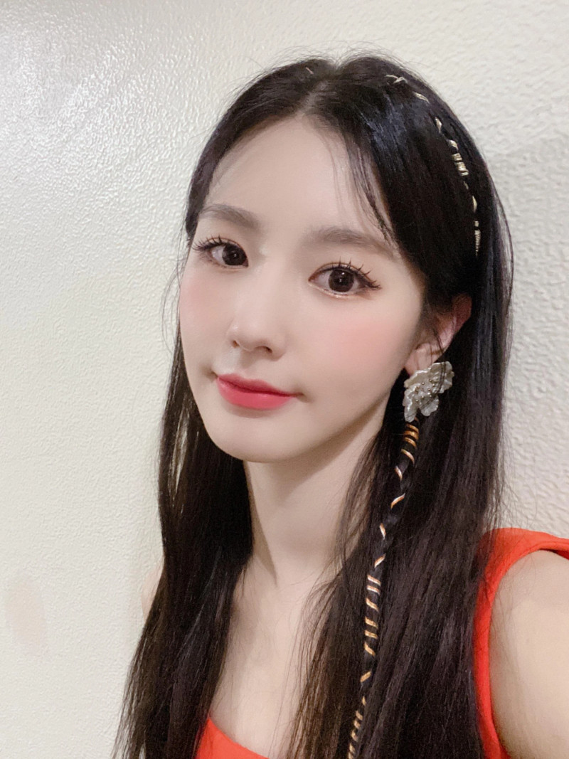 210418 U Cube Update - (G)I-DLE Miyeon documents 8