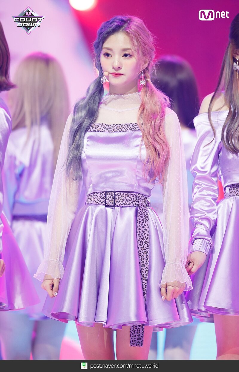 181018 fromis_9 - 'LOVE BOMB' at M COUNTDOWN documents 27