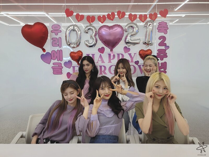 210323 Yuehue Naver Post - EVERGLOW 2nd Anniversary documents 1