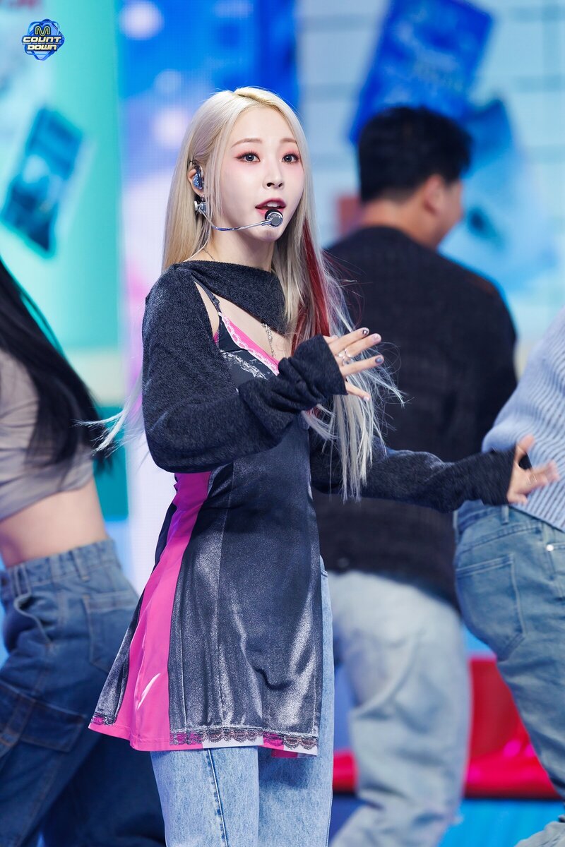 240208 Moon Byul - 'TOUCHIN&MOVIN' at M Countdown documents 3