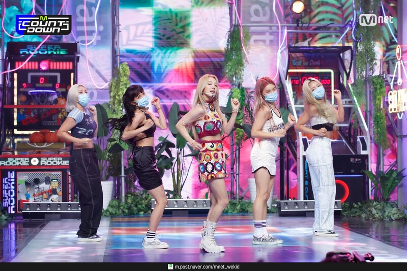 210812 HYO & BIBI Performing "Second" at M Countdown | Naver Update documents 5