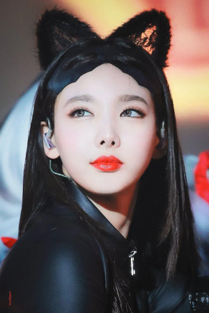 Twice Nayeon as Catwomen at Once Halloween Fanmeet - 181028
