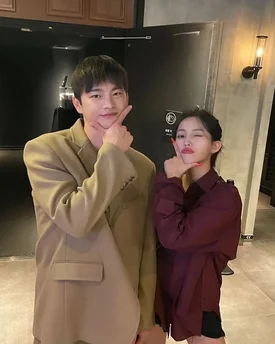 220919 (G) I-DLE Soyeon Instagram Update with Seo In Guk