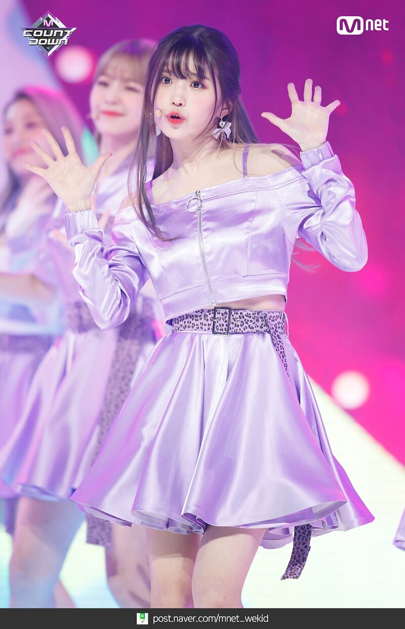 181018 fromis_9 - 'LOVE BOMB' at M COUNTDOWN documents 7