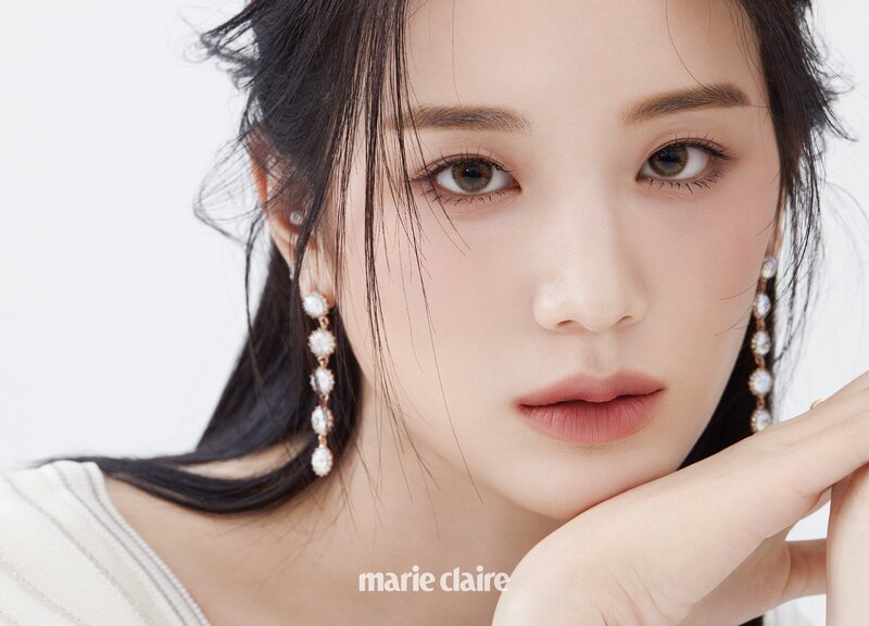 fromis_9 for Marie Claire Korea Magazine April 2022 Issue documents 1