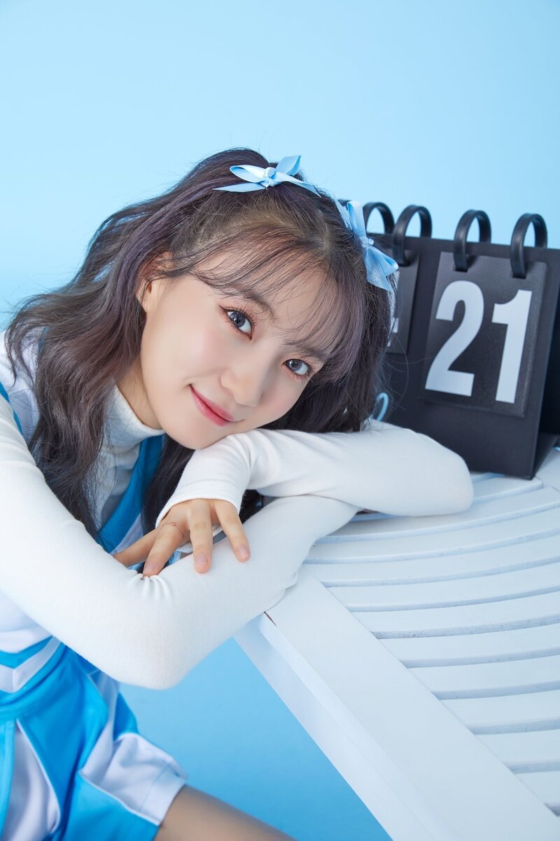 OH MY GIRL - Cute Concept 'Blizzard Blue' - Photoshoot by Universe documents 12