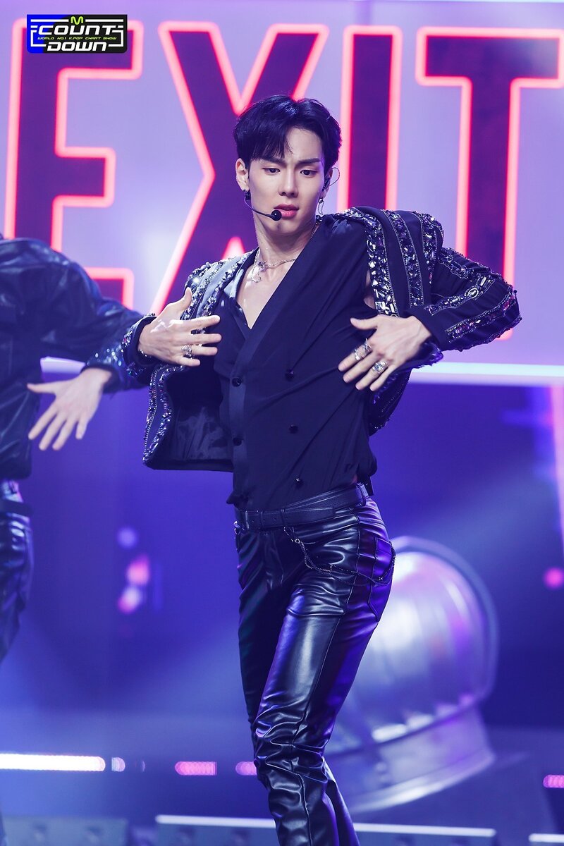 230727 SHOWNU X HYUNGWON - 'Love Me A Little' at M COUNTDOWN documents 13