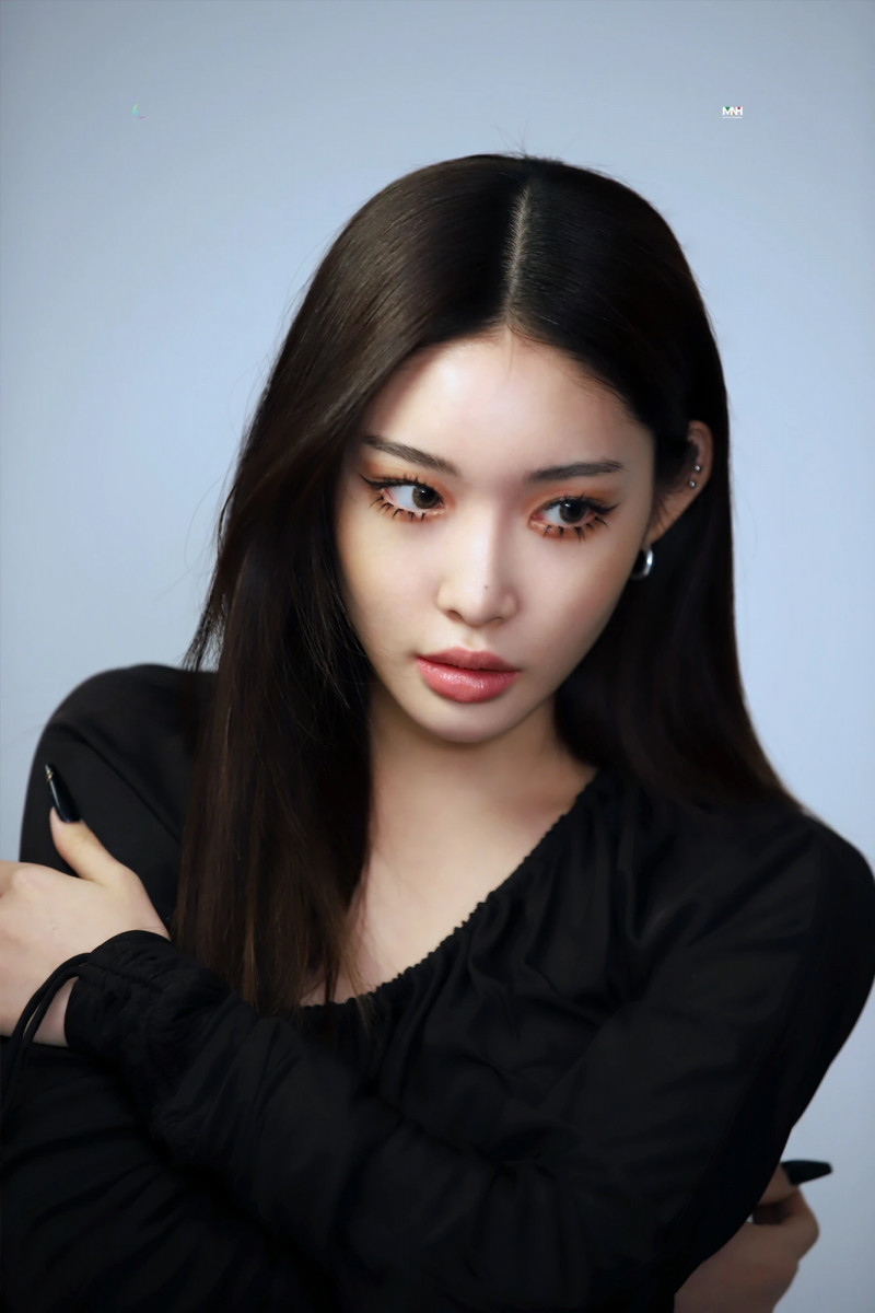210324 CHUNG HA W Korea 2021 March Issue Filming Site | Naver Update documents 10