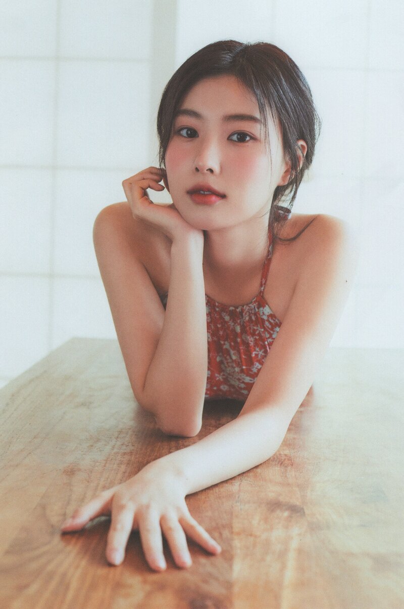 Hyewon 1st Photobook Beauty Cut [Scans] documents 6
