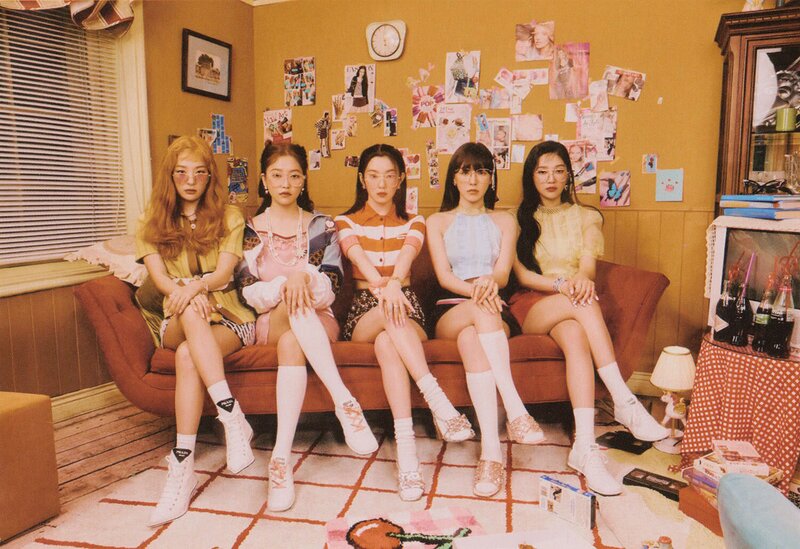 Red Velvet - The 6th Mini Album 'Queendom' (scans) documents 1