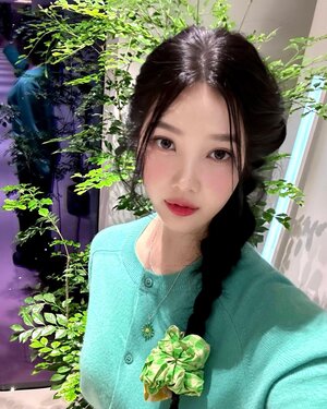 240414 Red Velvet Joy Instagram Update