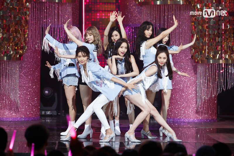 170810 Girls' Generation - Holiday + All Night at MCountdown documents 1
