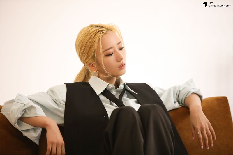 220208 IST Naver Post - Apink Bomi - The Star Magazine Behind documents 17