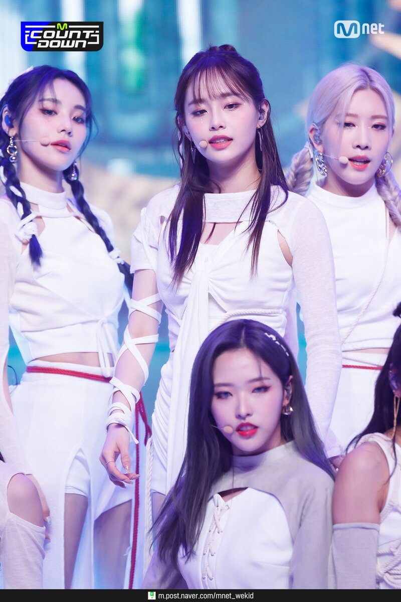 210701 LOONA - PTT (Paint The Town) at M Countdown documents 11