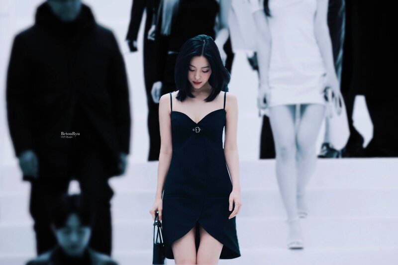240228 - RYUJIN for Courrèges Event at Paris Fashion Week documents 5