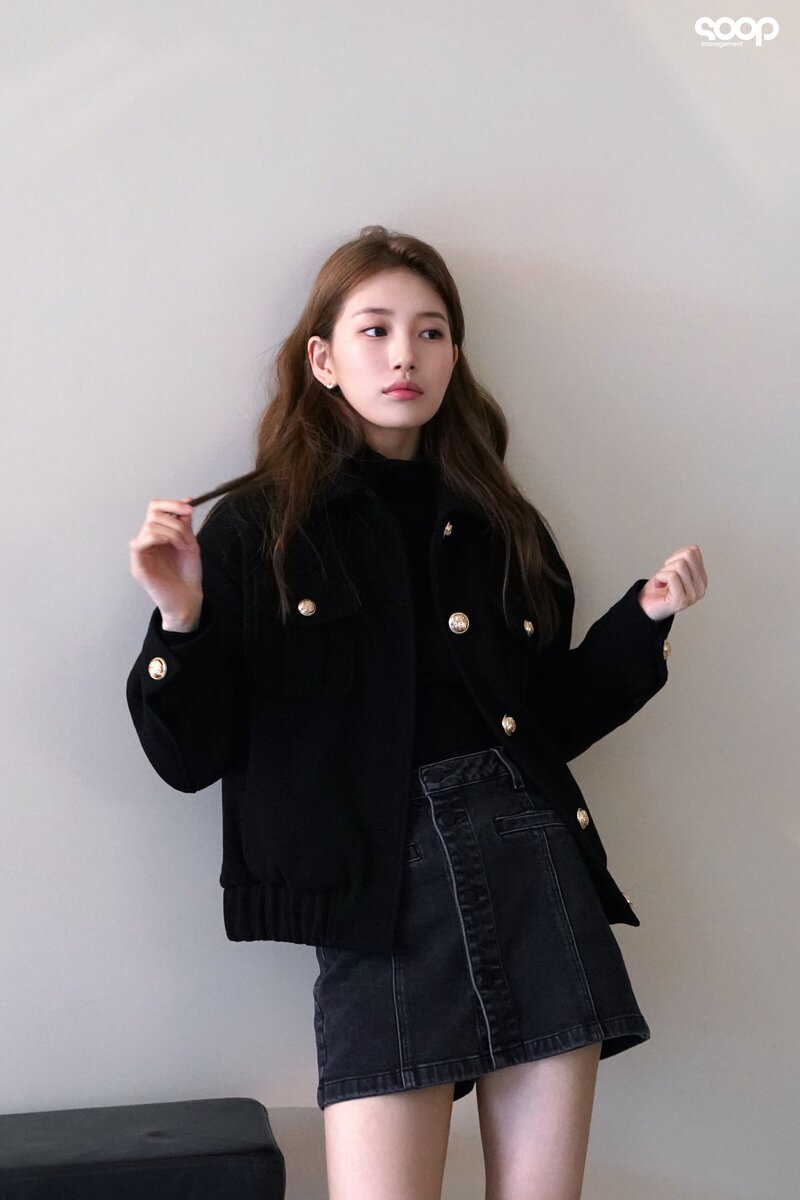 231205 SOOP Naver Post - Suzy - Guess FW23 Photoshoot Behind documents 3