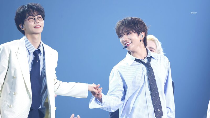 230722 SEVENTEEN Jeonghan and Joshua - ‘FOLLOW’ TO SEOUL Day2 documents 11