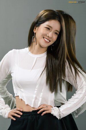 211107 Starship Naver Post - Exy's "IDOL: The Coupe" Poster Photoshoot