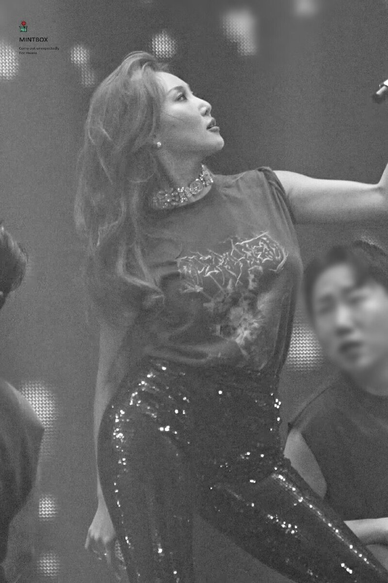 231209 HWASA at Uhm Jung-Hwa's "Invitation" Concert in Seoul documents 2