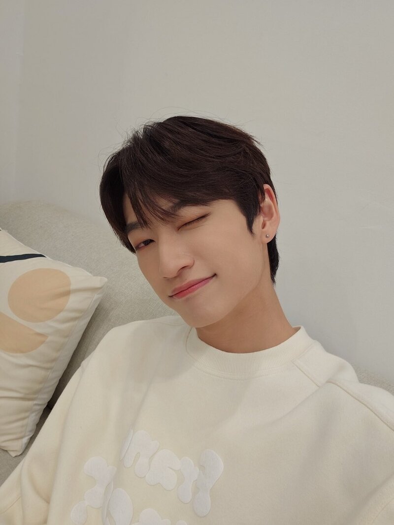 230527 OMEGA X Twitter Update - Taedong documents 1