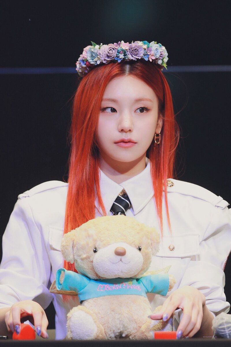 210530 ITZY Yeji - Fansign Event documents 5