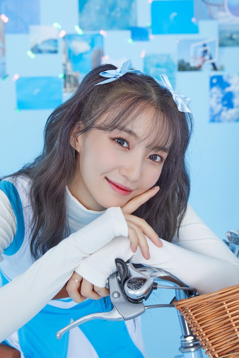OH MY GIRL - Cute Concept 'Blizzard Blue' - Photoshoot by Universe documents 17