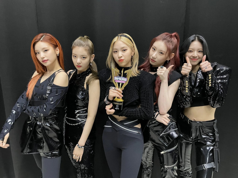 210512 ITZY SNS Update at Show Champion documents 2