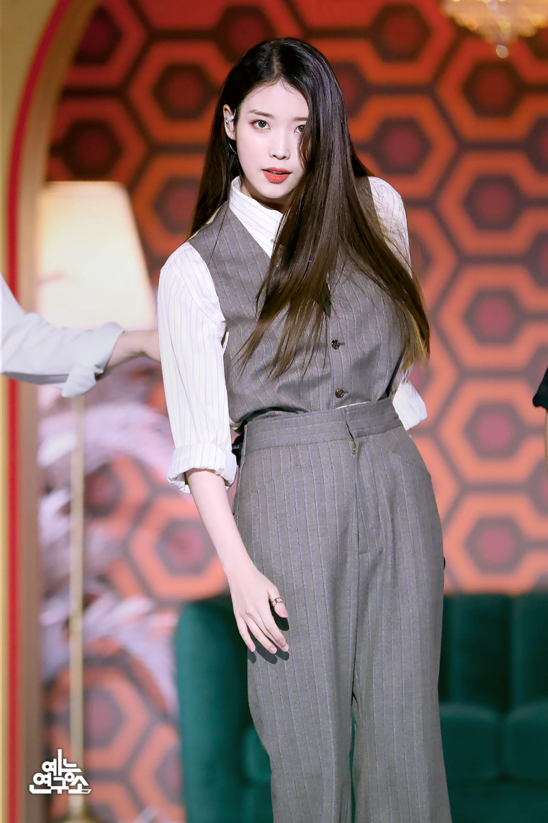 210327  IU - 'Coin' & 'LILAC' at Music Core documents 2