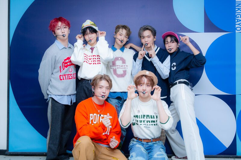 221127 SBS Twitter Update - VERIVERY at Inkigayo Photo Wall documents 2