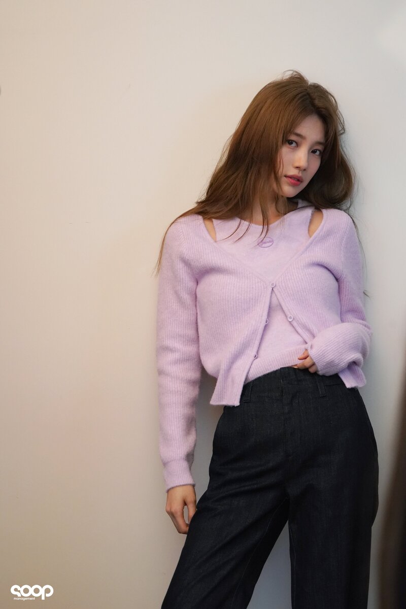 231205 SOOP Naver Post - Suzy - Guess FW23 Photoshoot Behind documents 5