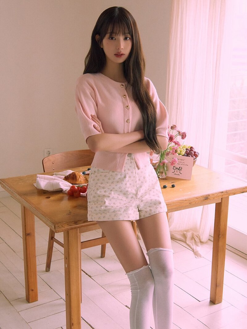 IVE Jang Wonyoung for rolarola - 24 Summer Collection documents 10