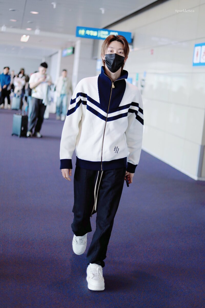 240421 SEVENTEEN the8 at Incheon International Airport documents 5