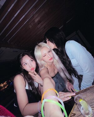 230811 - SOMI Instagram Update with NAYEON n CHAEYOUNG